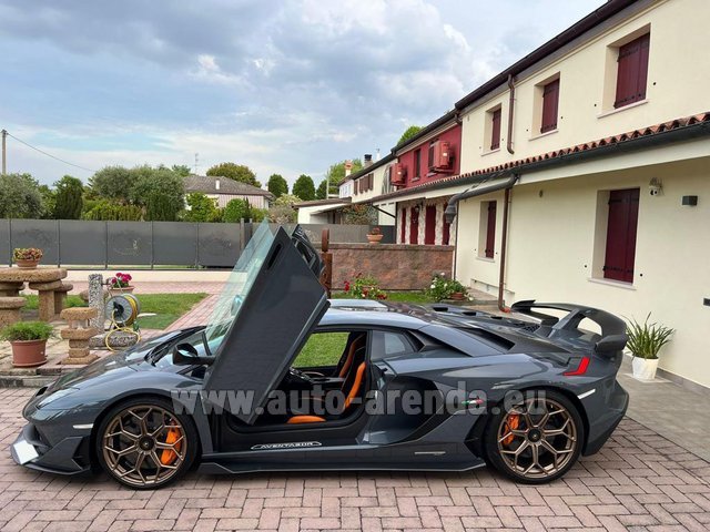 Rental Lamborghini Aventador SVJ in Fulda