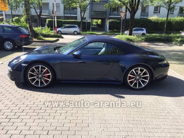 Rental Porsche 911 Carrera 4S Cabriolet in Berlin-Tegel airport
