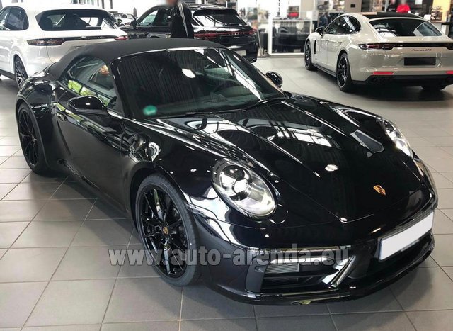 Rental Porsche 911 Carrera 4S Cabriolet (black) in Dusseldorf airport