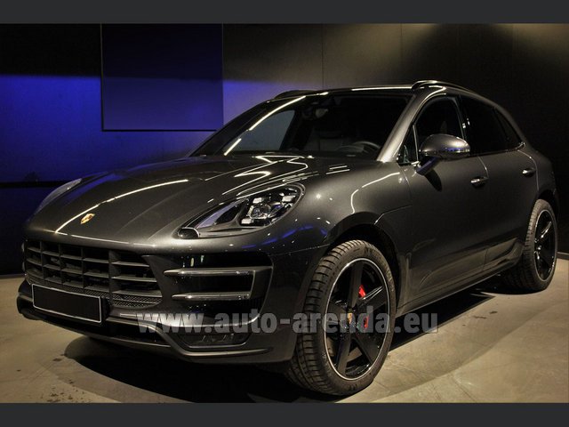 Rental Porsche Macan Turbo Performance Package LED Sportabgas in Munich airport