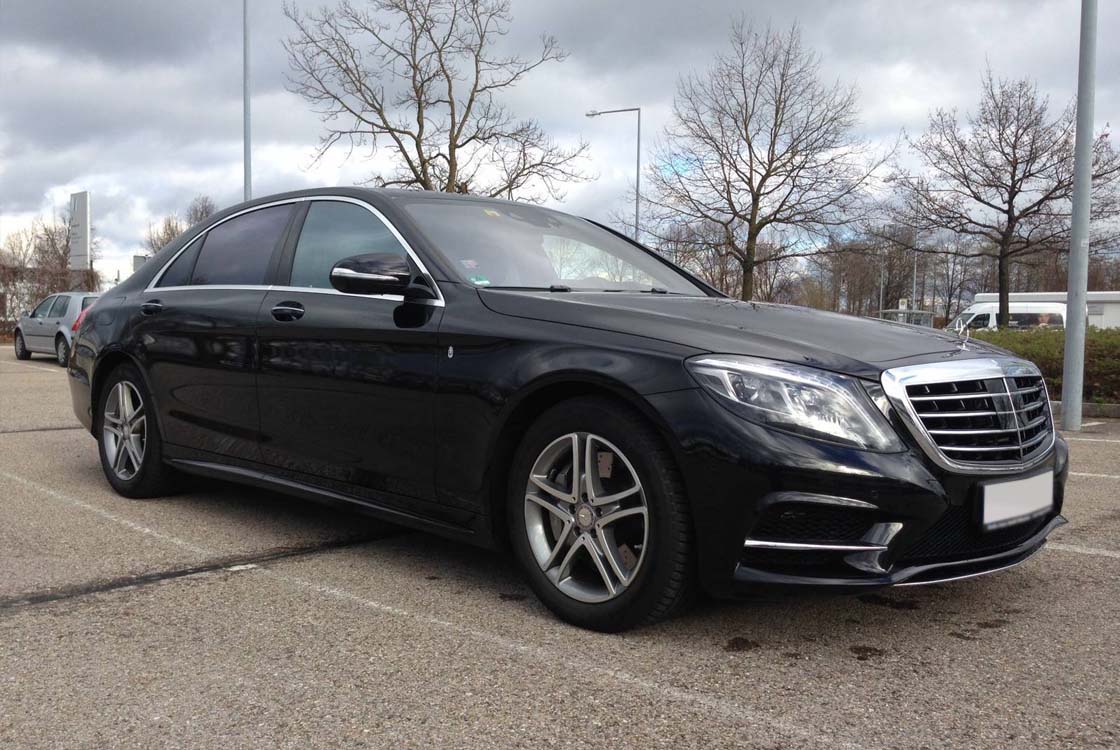 Chauffeur Service — rent a car with a driver in Dusseldorf