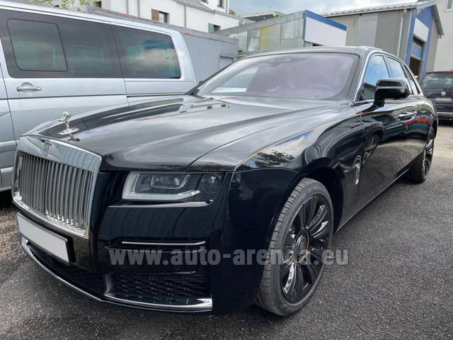 Transfer from Passau to Munich Airport General Aviation Terminal GAT by Rolls-Royce GHOST Long car